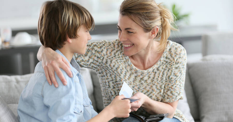 What’s the Right Age to Start an Allowance?